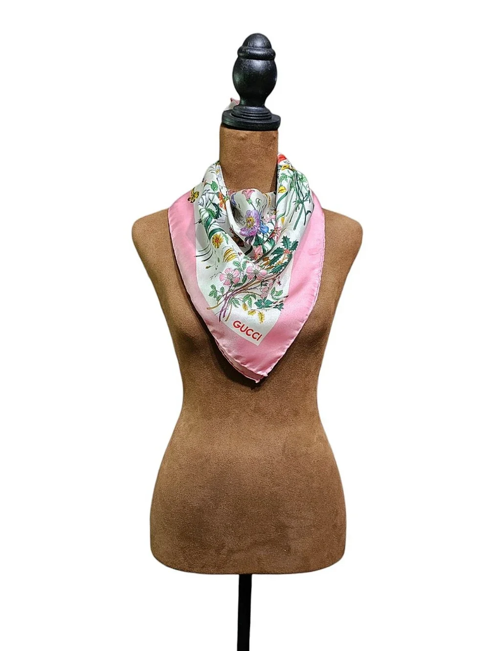 Gucci flora scarf